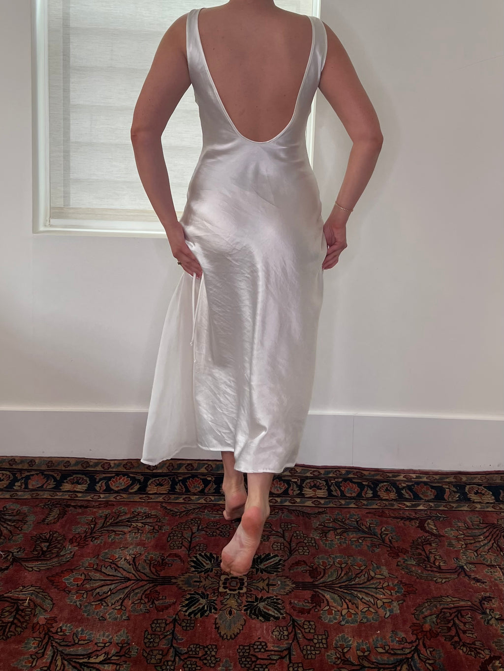 Unsigned Silky Slip