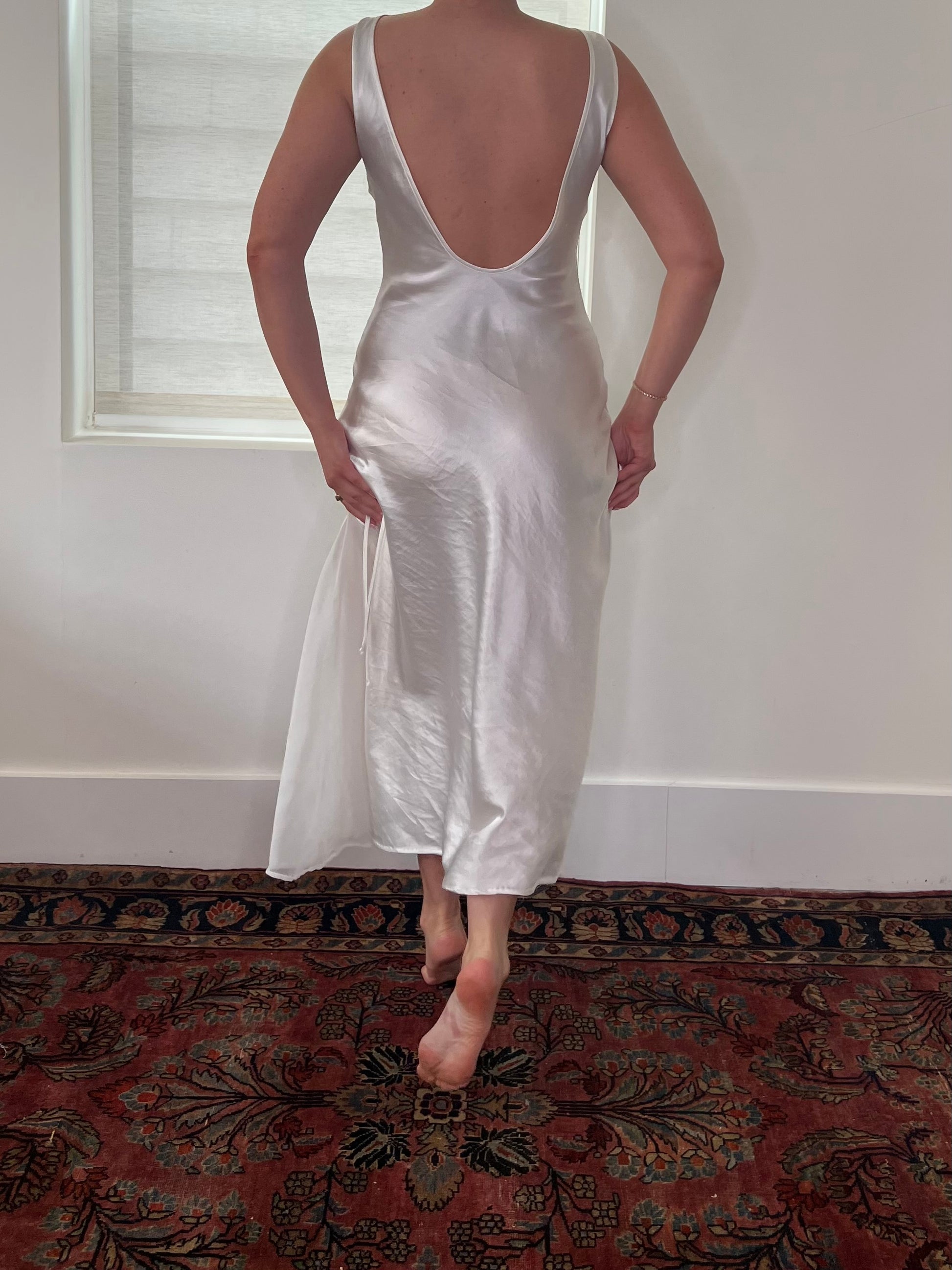 Unsigned Silky Slip