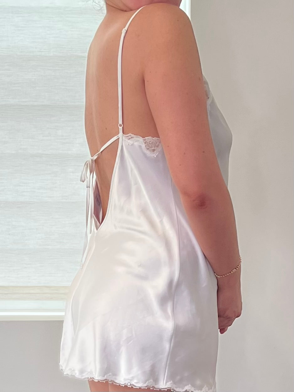 2003 White Mini Slip