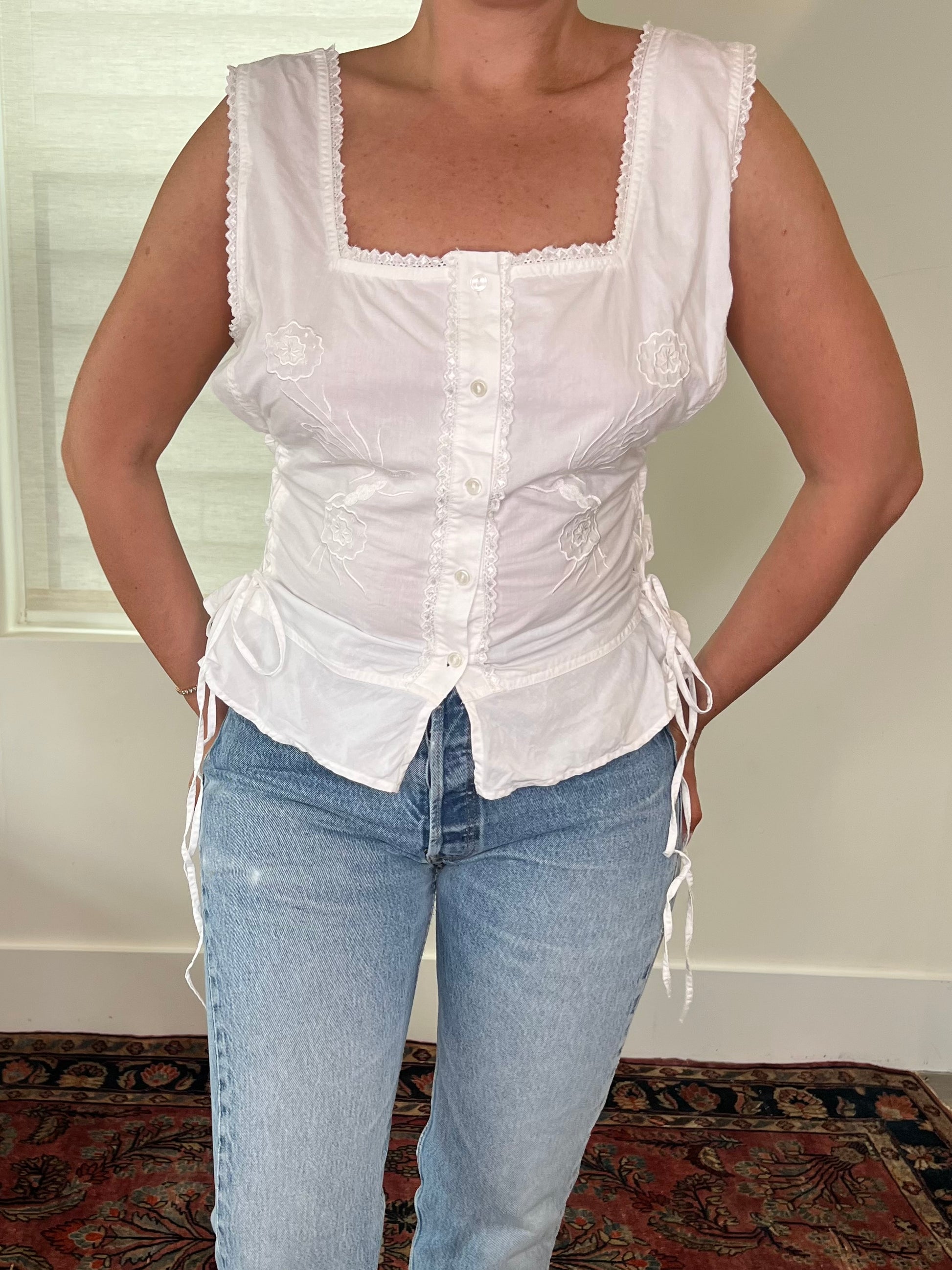 Pleated Floral Patterned Embroidered Sleeveless Vintage Top